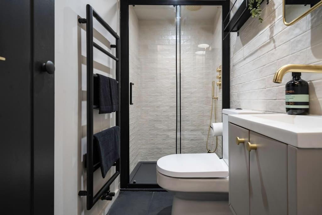 Chic Cotswold Tiny Home - Oddity House Blockley Bagian luar foto