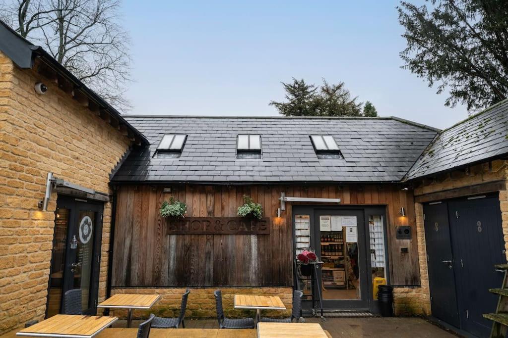 Chic Cotswold Tiny Home - Oddity House Blockley Bagian luar foto